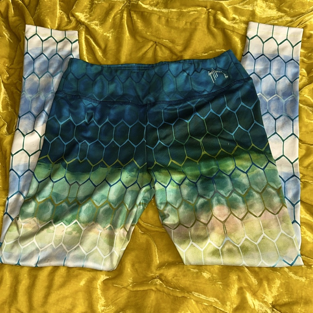 Guy. Harvey leggings, size medium, polyester, spandex mix.